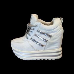 Designer Very Rare European Sizing White and Silver Platform Sneakers 90s Y2K